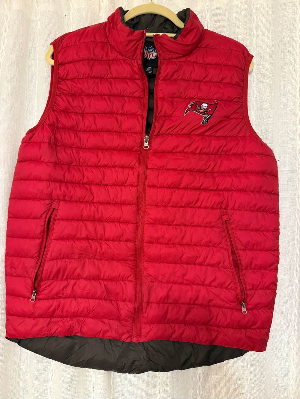 NFL Tampa Bay Buccaneers puffer vest. Sz XL